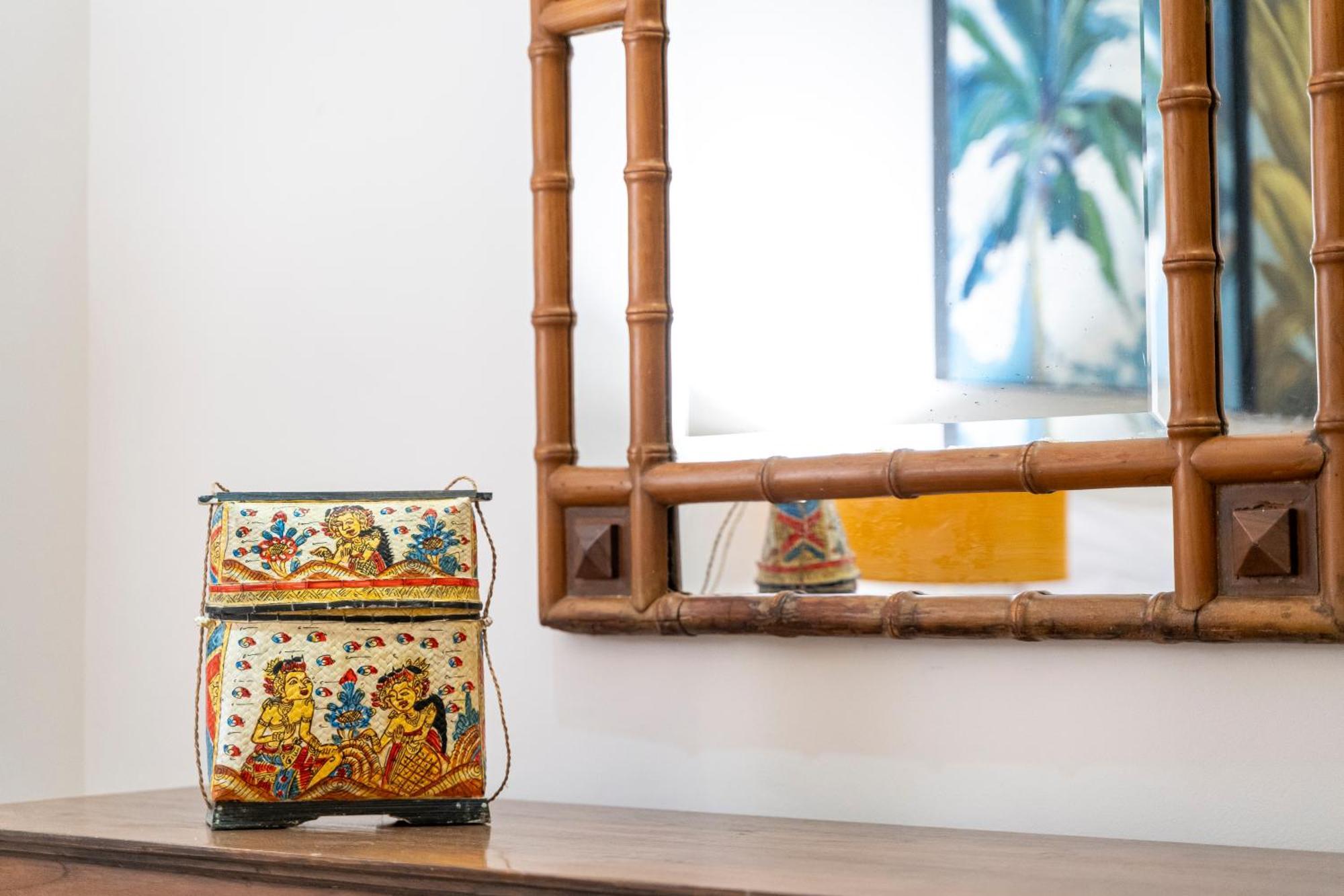 Tropical Oasis Of Calm In The Heart Of Seminyak, 4br Luisha