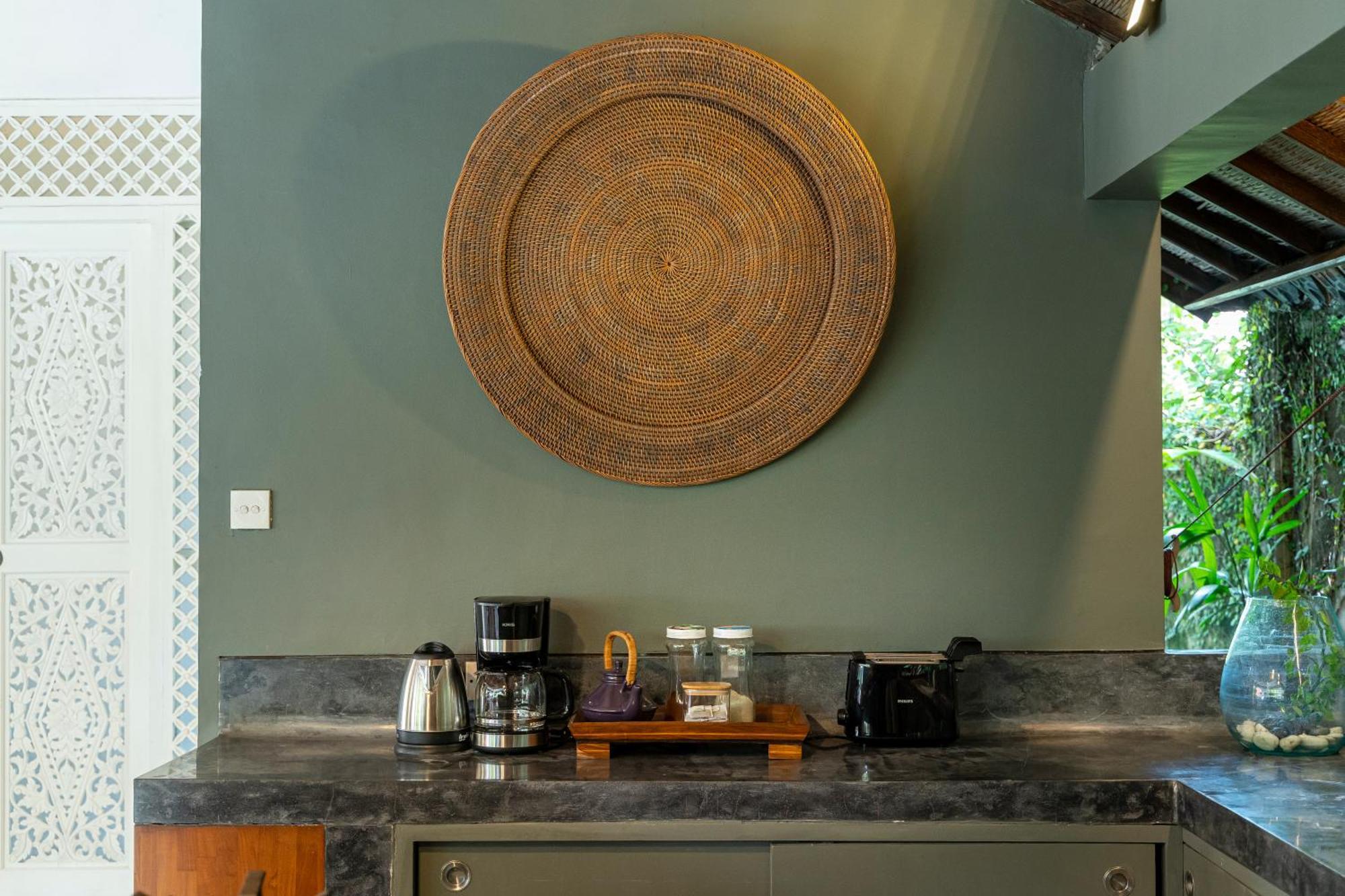 Tropical Oasis Of Calm In The Heart Of Seminyak, 4br Luisha Villa