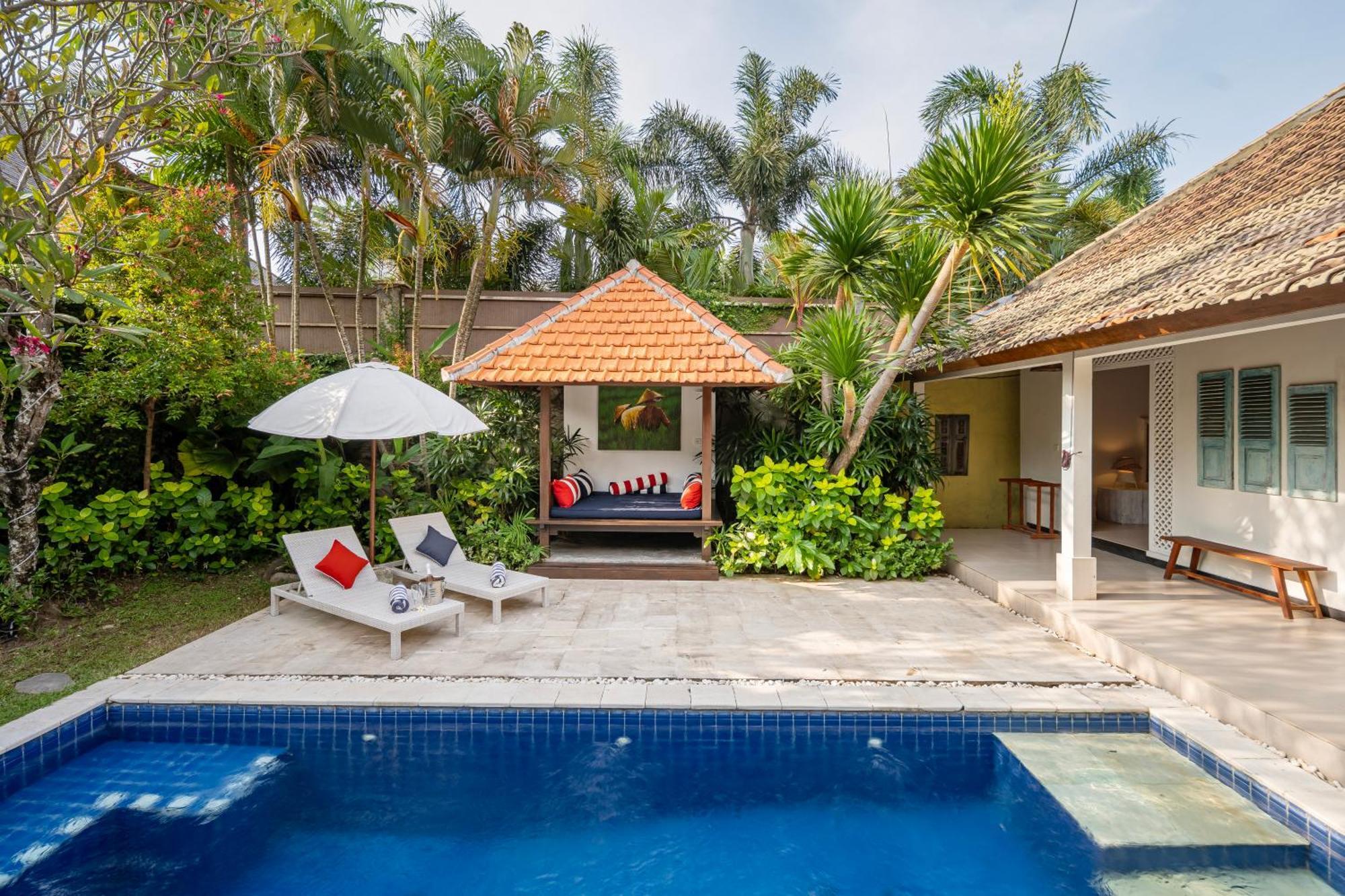 Tropical Oasis Of Calm In The Heart Of Seminyak, 4br Luisha *