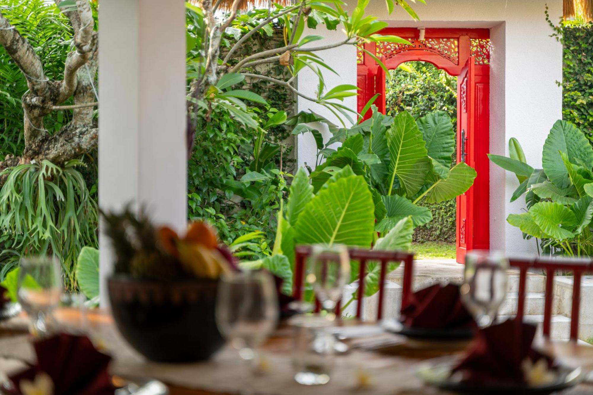 Tropical Oasis Of Calm In The Heart Of Seminyak, 4br Luisha Villa Seminyak (Bali)