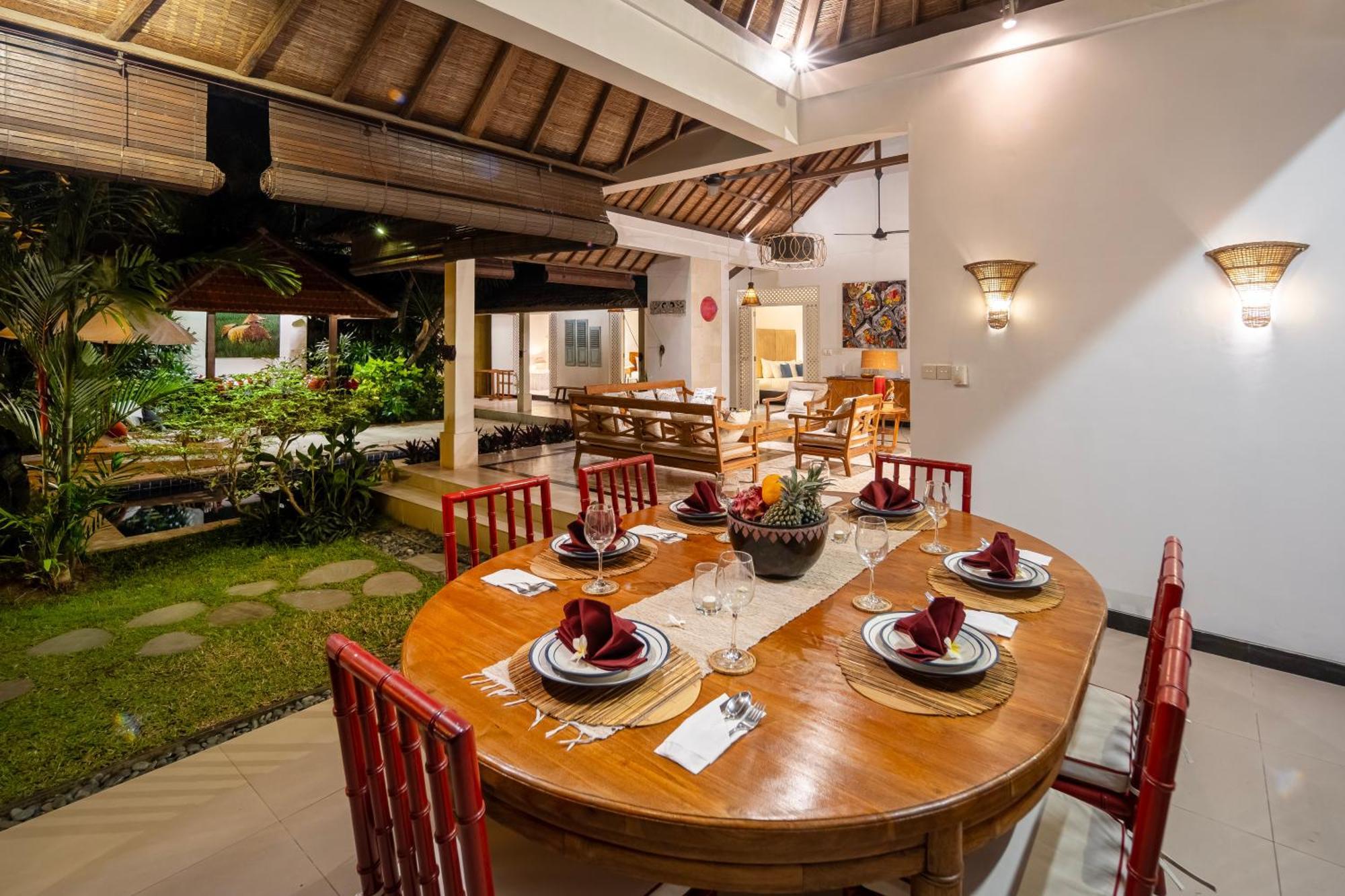 Tropical Oasis Of Calm In The Heart Of Seminyak, 4br Luisha *