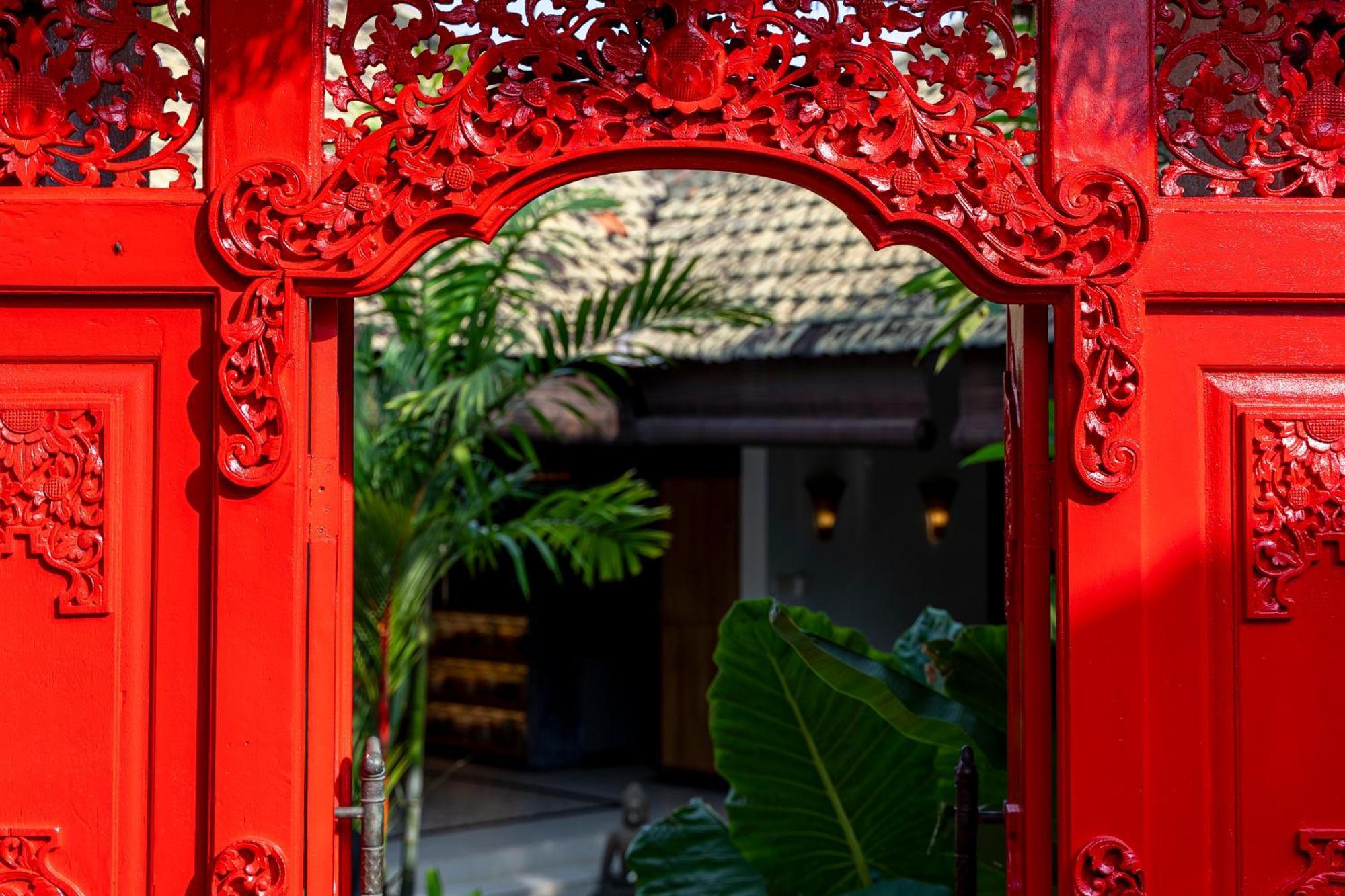 Villa Tropical Oasis Of Calm In The Heart Of Seminyak, 4br Luisha