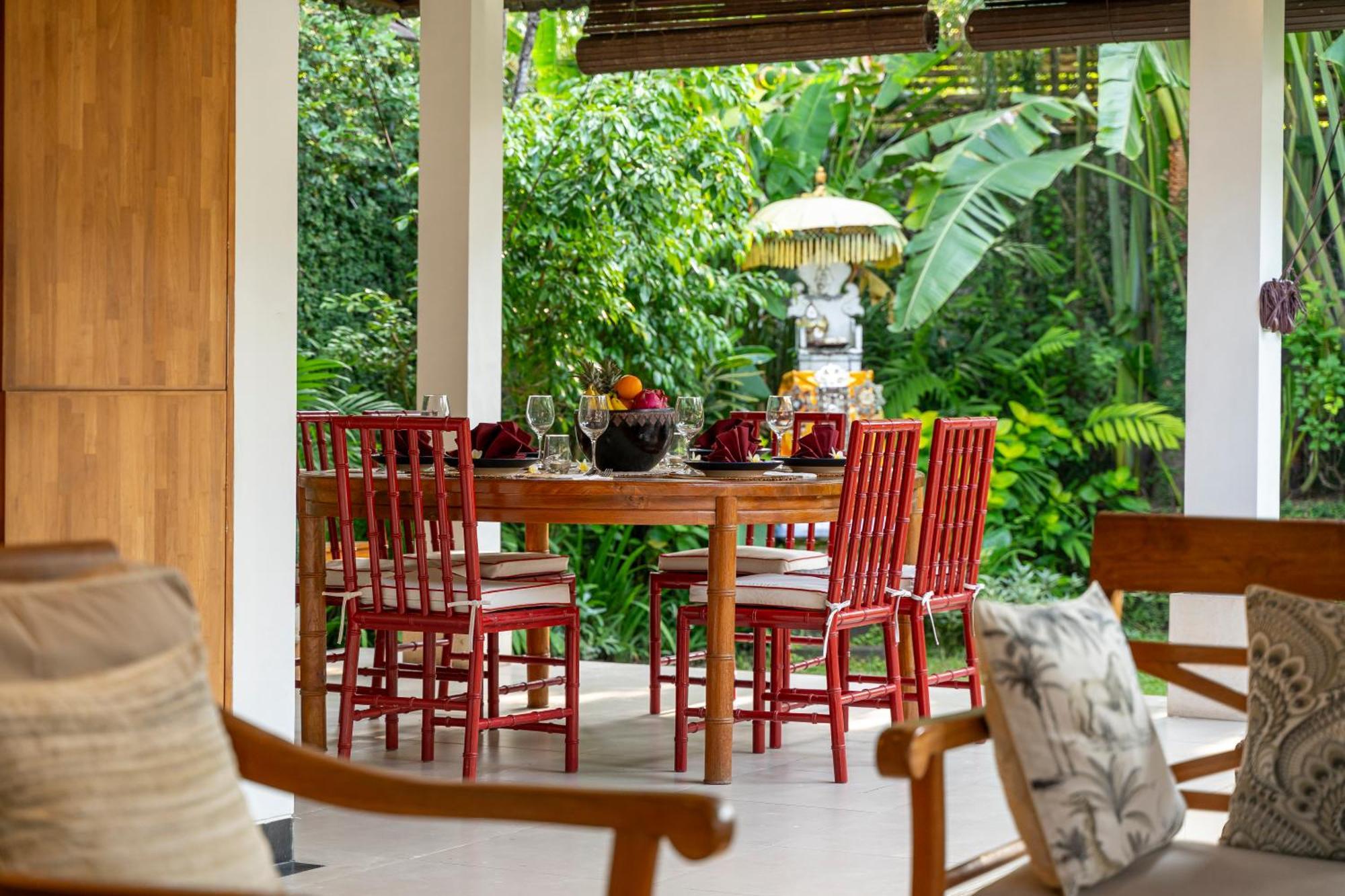 Tropical Oasis Of Calm In The Heart Of Seminyak, 4br Luisha Villa